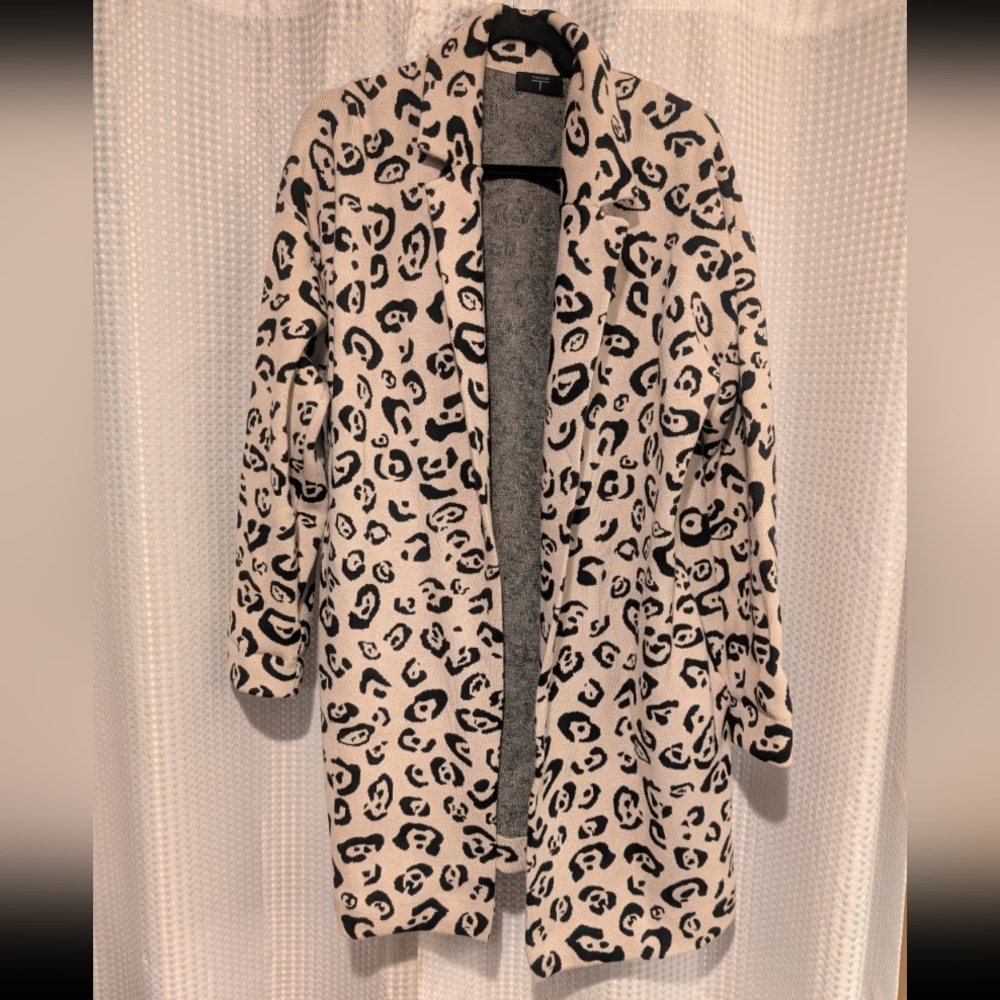 *DONATED* Tahari Leopard Print Women's Cardigan